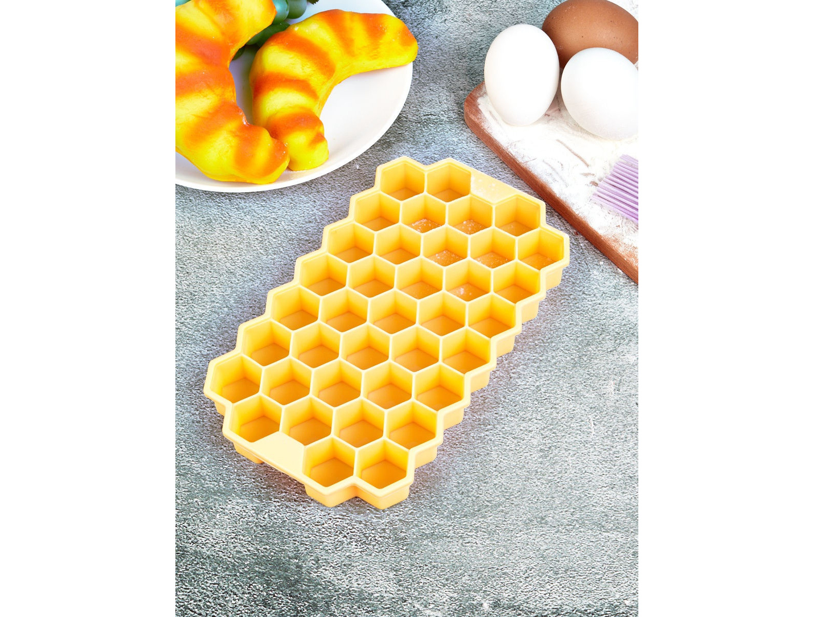 Форма силиконовая для льда 20*12см 37ячеек "Соты" 891-294