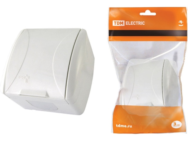 Розетка TDM открытой установки, заземляющий контакт, с крышкой, IP54 16А белый &quotСелигер&quot, 0013 *10