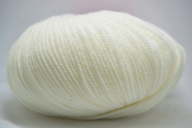 Пряжа Карамелька акрил 100% 50гр 175м отбелка 002 *10