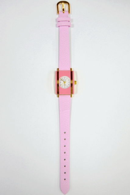 Часы женские &quotOмax" на ремешке фирменные в ассортименте