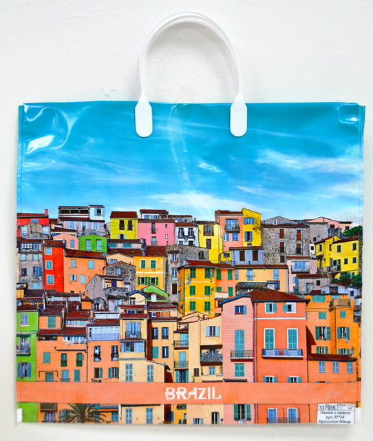 Пакет с пластиковой ручкой 37*34 Бразилия 80мкр *10/100