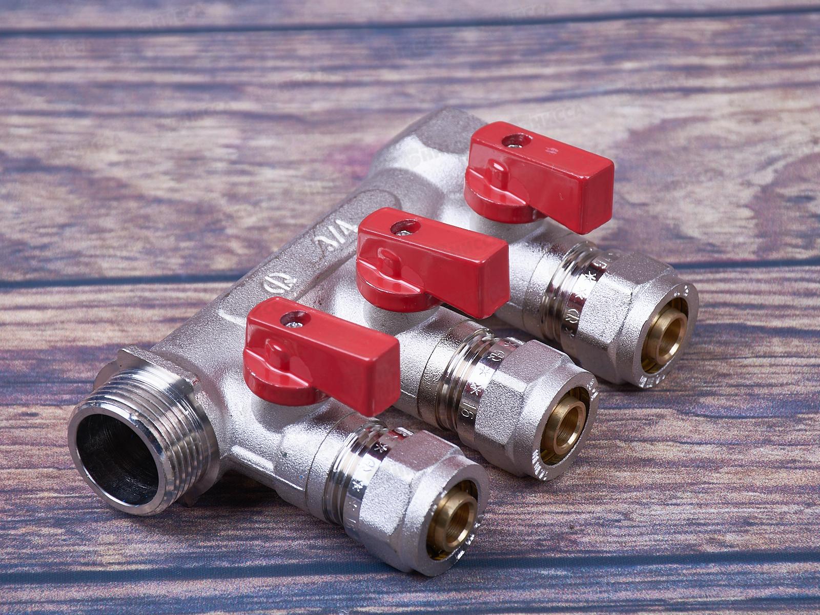 Коллектор универсальный для МП труб с шаровыми кранами и евроконусом FМ 3/4x3/4x16x3, Aqualink, 03934  *2/20