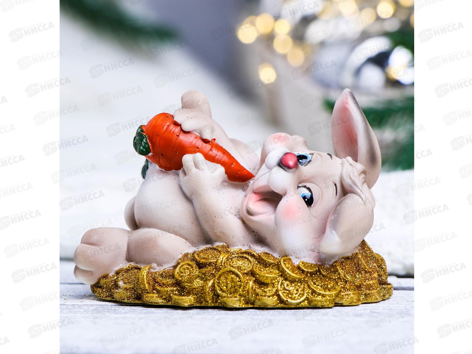 Копилка  &quotЗаяц с морковкой&quot серый 10*11см 7820323