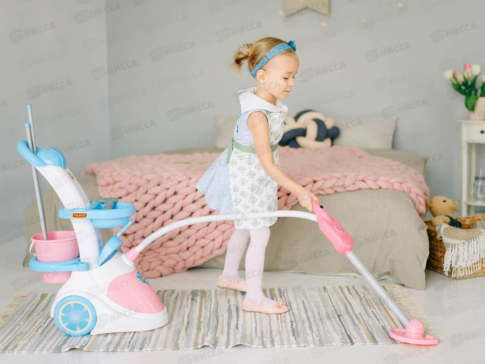 Набор &quotПомощница-5&quot с пылесосом в пакете 54999 *1