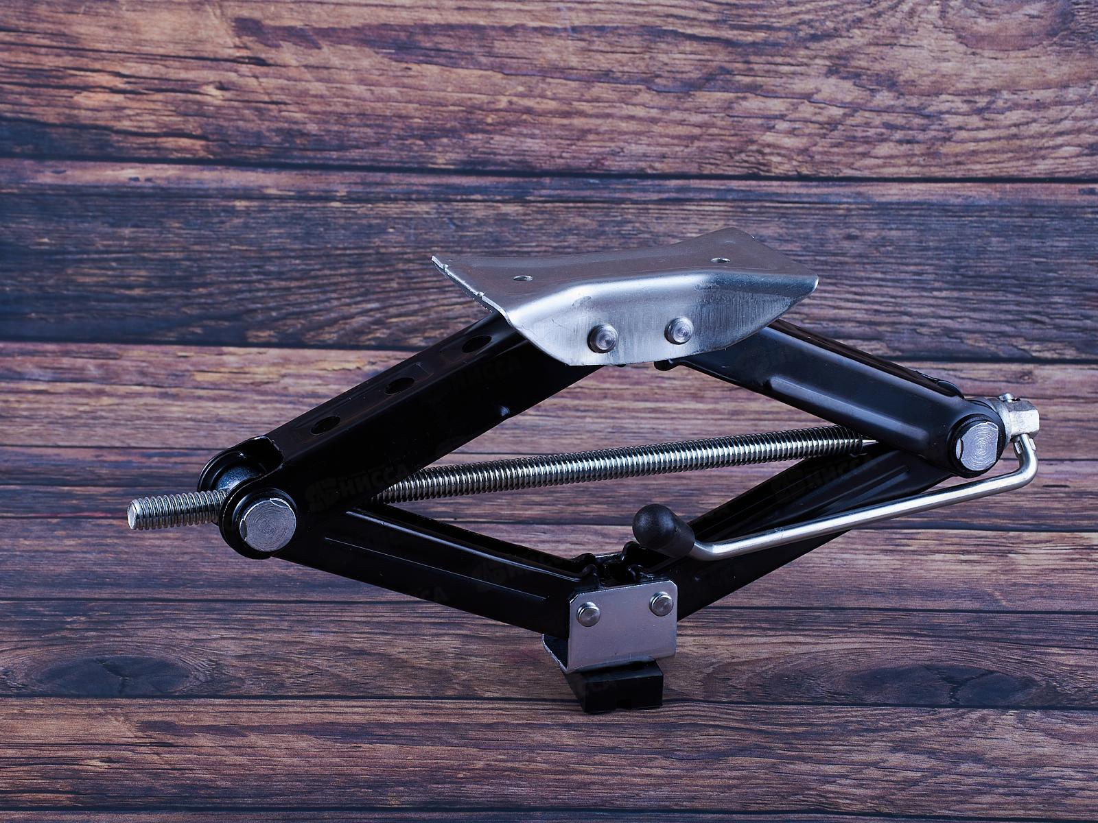 Домкрат ромбический RHOMBUS-911 (1450 кг)