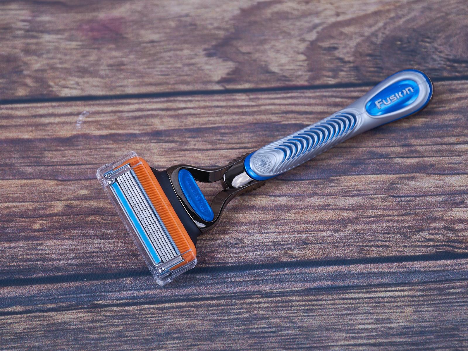 Жиллет Fusion станок для бритья с 1 кассетой+Fusion кассеты для бритья 3шт *6