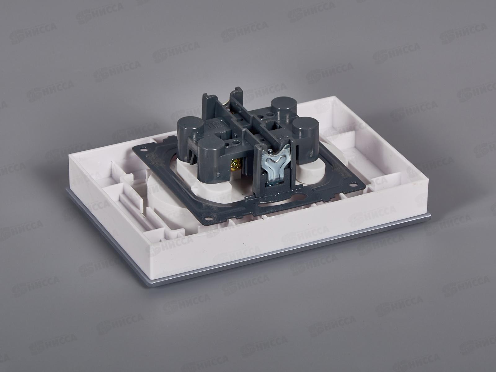 Розетка скрытой установки 2 местная Прогресс Glass защитные шторки, белая *10/100